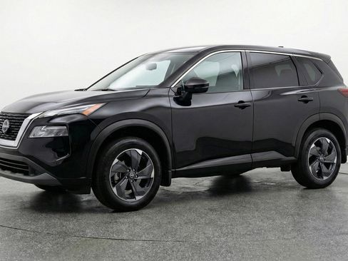 Used 2025 Nissan Rogue SV AWD/4WD image 3