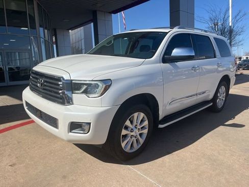 Used 2019 Toyota Sequoia Platinum image 2