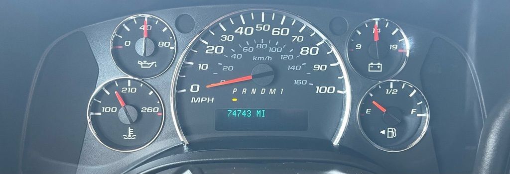 Used 2017 Chevrolet Express 2500 Extended RWD image 18