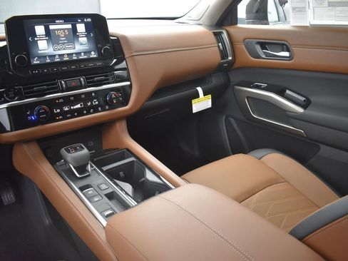 New 2025 Nissan Pathfinder Platinum w/ Cargo Package image 34