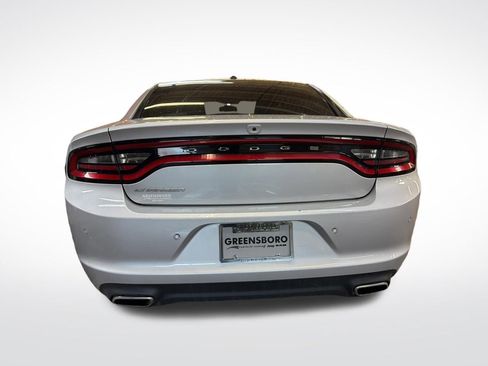 Used 2022 Dodge Charger SXT RWD image 4