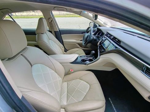 Used 2018 Toyota Camry XLE image 45