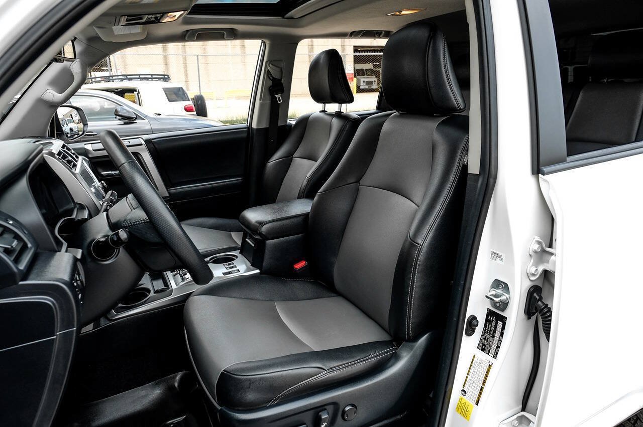 Used 2021 Toyota 4Runner SR5 Premium w/ Moonroof Package AWD/4WD image 38