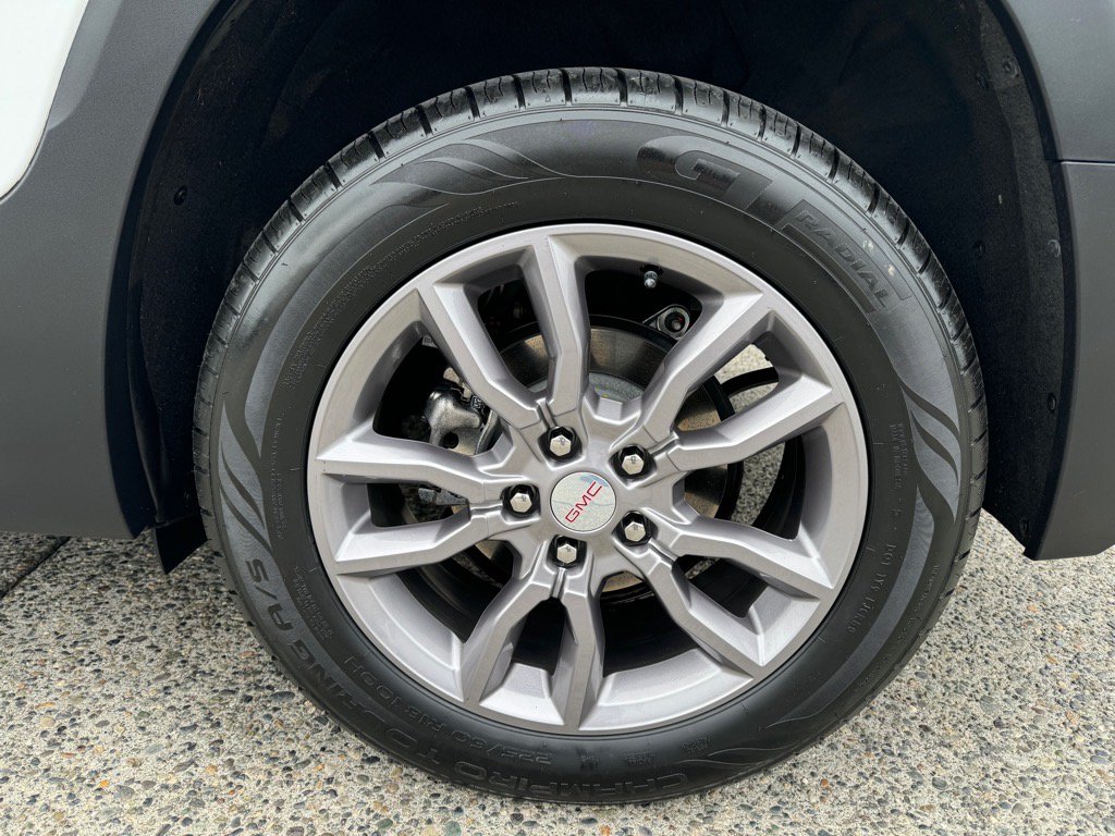 Used 2024 GMC Terrain SLT AWD/4WD image 4