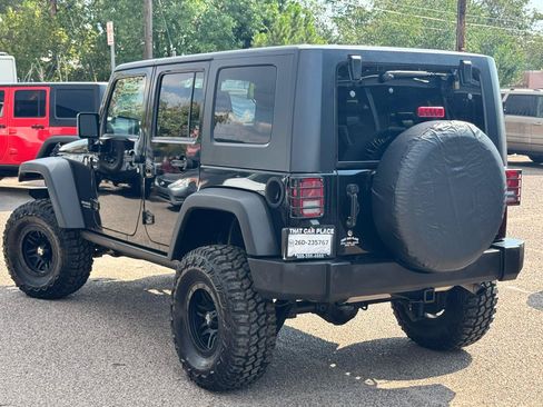 Used 2010 Jeep Wrangler Unlimited Rubicon AWD/4WD image 9