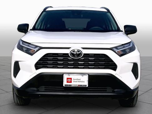 Used 2025 Toyota RAV4 LE AWD/4WD image 4