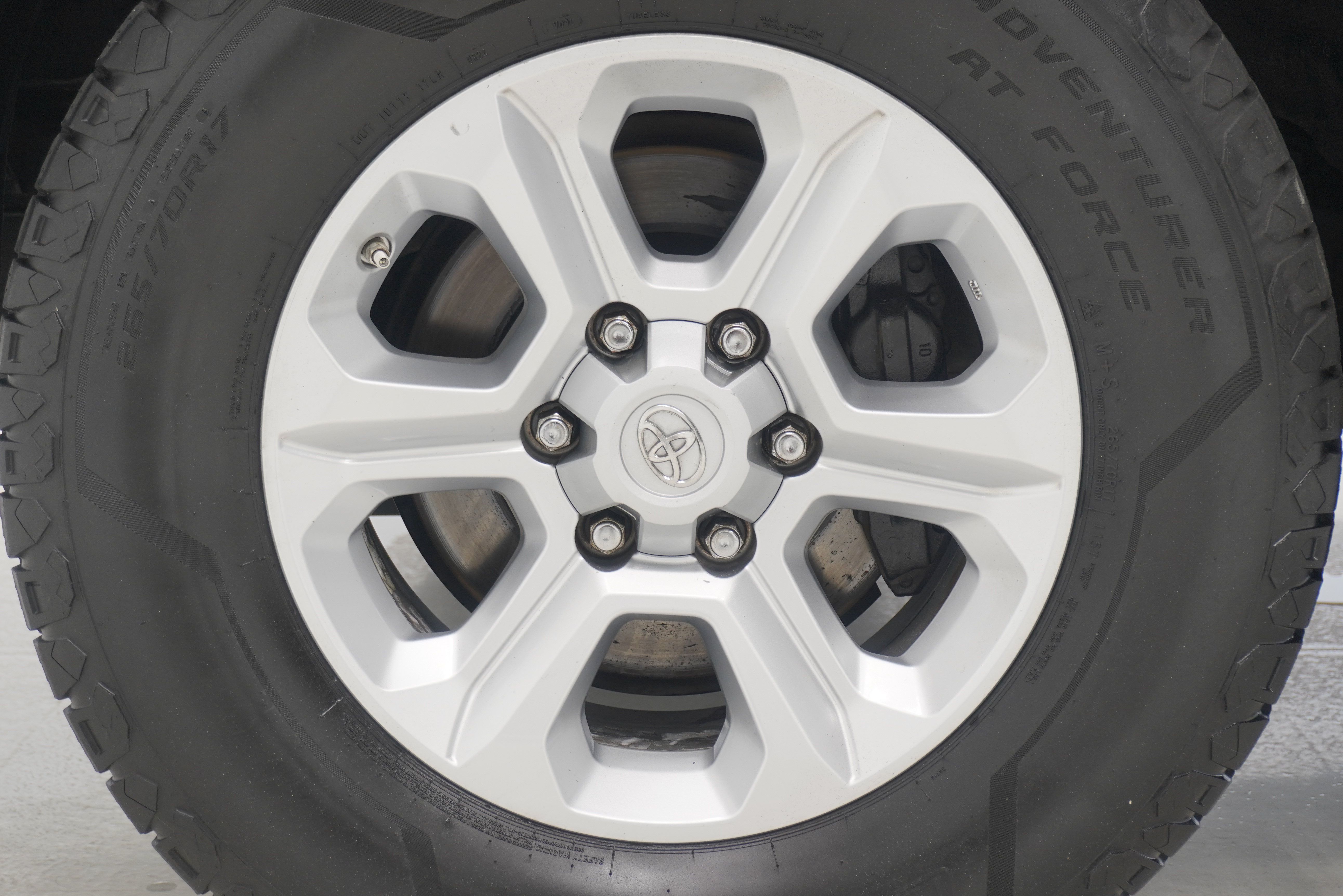 Used 2016 Toyota 4Runner SR5 RWD image 23