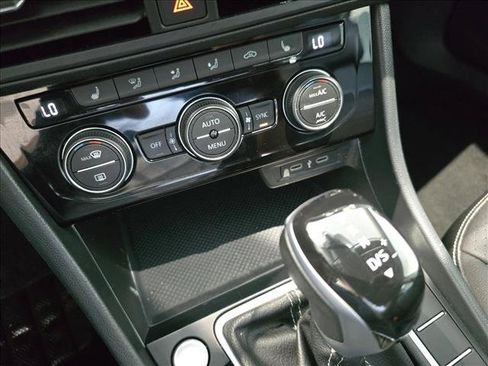 Used 2024 Volkswagen Jetta SE FWD image 23