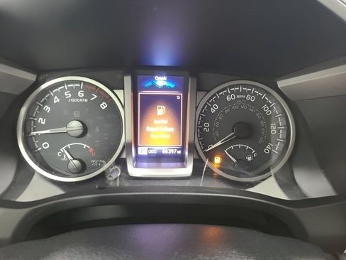Used 2021 Toyota Tacoma SR5 AWD/4WD image 28