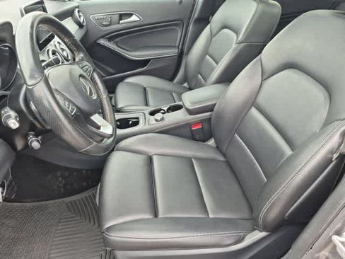 Used 2017 Mercedes-Benz GLA 250 4MATIC image 16