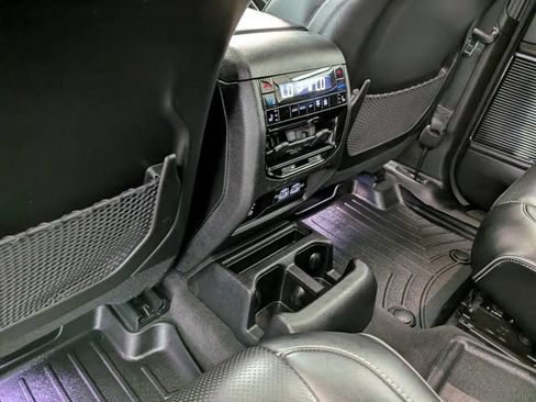 Used 2021 Jeep Grand Cherokee L Overland w/ Luxury Tech Group IV AWD/4WD image 20