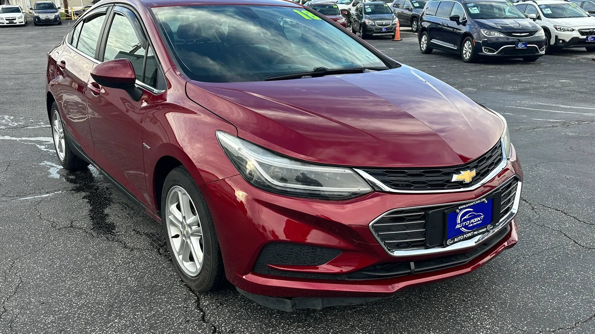 Used 2018 Chevrolet Cruze LT FWD image 3