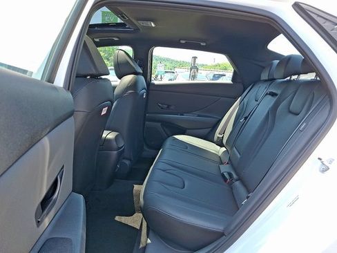 New 2026 Hyundai Elantra SEL Sport FWD image 5