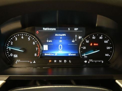 Used 2021 Ford Explorer XLT w/ Equipment Group 202A RWD image 12