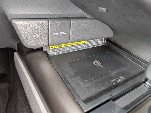 Used 2021 Toyota Camry XLE image 30