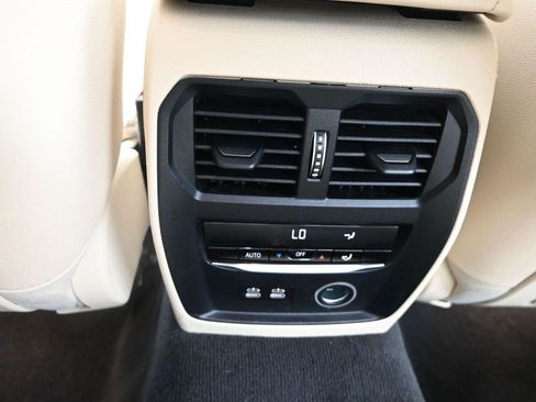 Used 2019 BMW 330i xDrive Sedan w/ Convenience Package AWD/4WD image 13