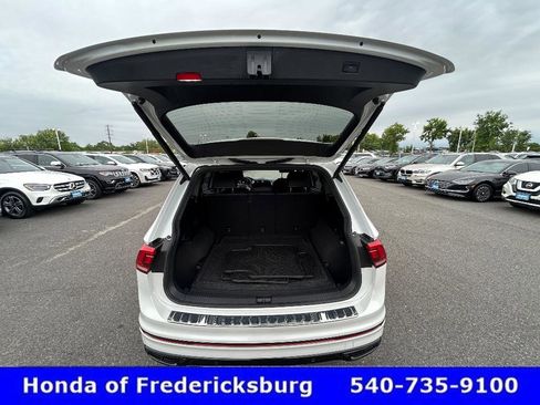 Used 2022 Volkswagen Tiguan SE R-Line AWD/4WD image 12