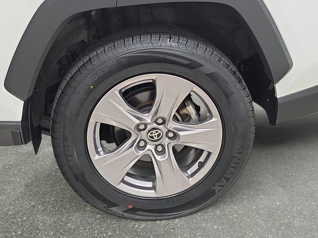 Certified 2025 Toyota RAV4 LE AWD/4WD image 29