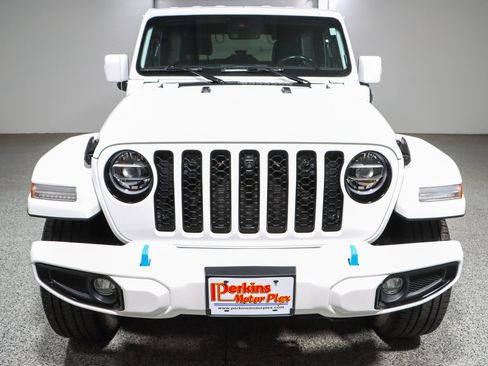 Used 2021 Jeep Wrangler Unlimited Sahara AWD/4WD image 4