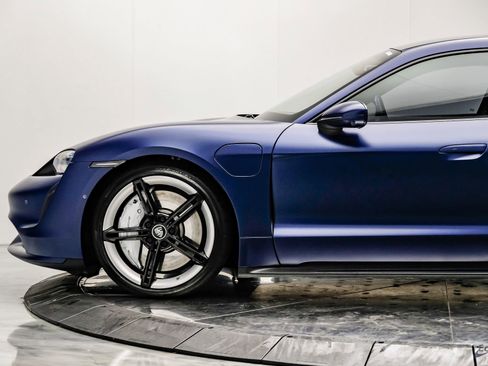 Used 2020 Porsche Taycan Turbo image 6