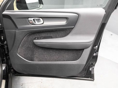 Used 2023 Volvo XC40 B5 Plus w/ Protection Package Premier image 35