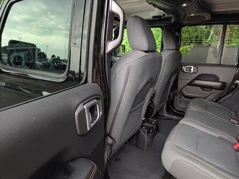 Used 2025 Jeep Wrangler Unlimited Sahara AWD/4WD image 22