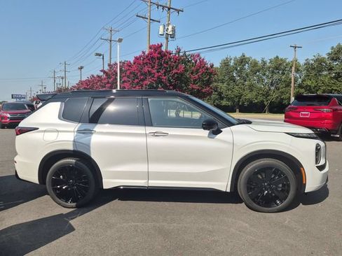 New 2026 Mitsubishi Outlander SEL Black Edition FWD image 2