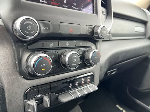 Used 2020 RAM 1500 Big Horn AWD/4WD image 11