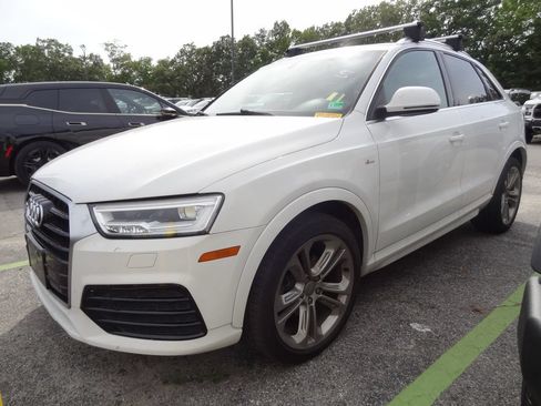 Used 2017 Audi Q3 2.0T Prestige w/ Prestige Package AWD/4WD image 3