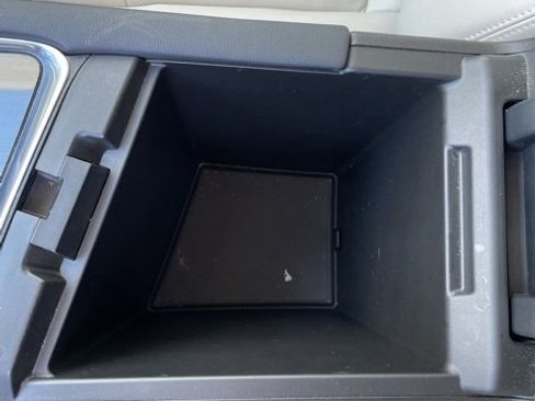 Used 2023 Buick Enclave Essence image 12