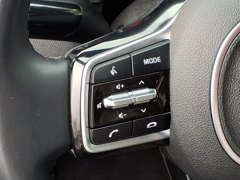 Used 2023 Kia Sorento S FWD image 17