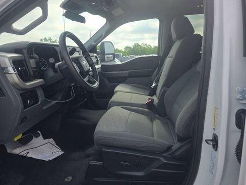 Used 2024 Ford F250 XLT w/ FX4 Off-Road Package AWD/4WD image 9