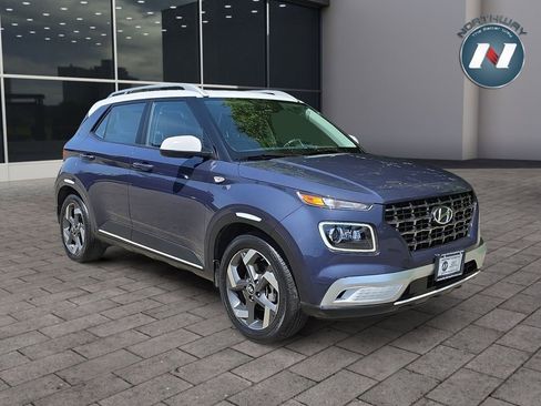Used 2023 Hyundai Venue Limited FWD image 7