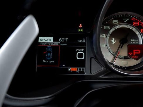 Used 2019 Ferrari Portofino image 34