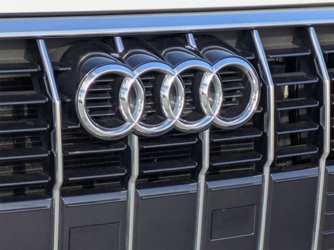 Used 2022 Audi Q3 2.0T Premium w/ Convenience Package image 26