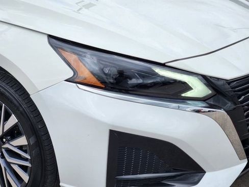 Used 2025 Nissan Altima 2.5 SV w/ SV Premium Package image 9