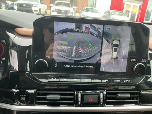 Certified 2025 Nissan Pathfinder Platinum w/ Cargo Package image 18