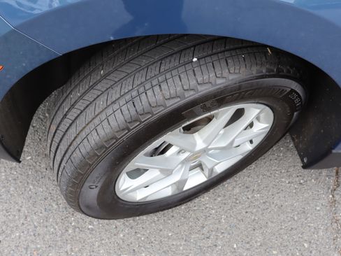 Used 2024 Chevrolet Equinox LT FWD image 40