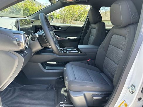 New 2026 Chevrolet Equinox LT w/ LPO, Floor Liner Package FWD image 15