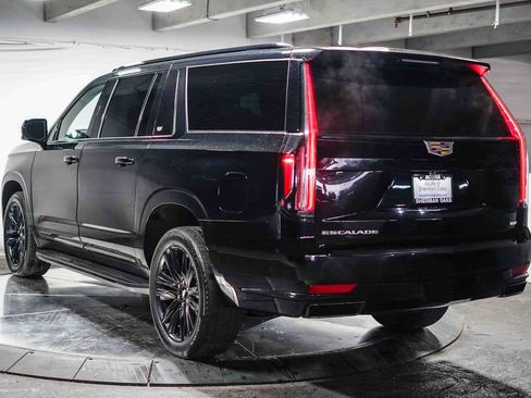 Used 2023 Cadillac Escalade ESV Sport image 10