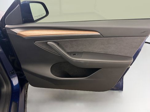 Used 2023 Tesla Model Y Long Range AWD/4WD image 32