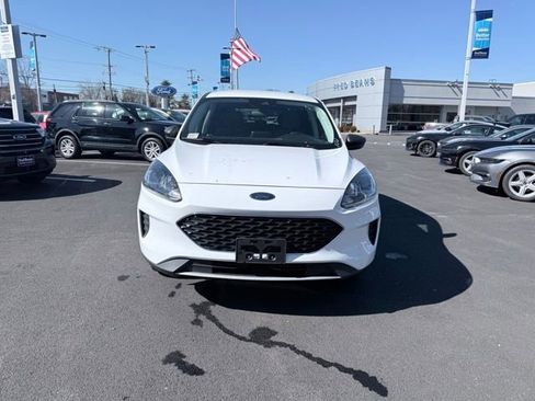 Certified 2022 Ford Escape SE w/ Convenience Package image 2