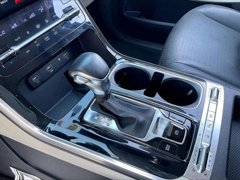 Used 2024 Kia Carnival SX Prestige FWD image 16
