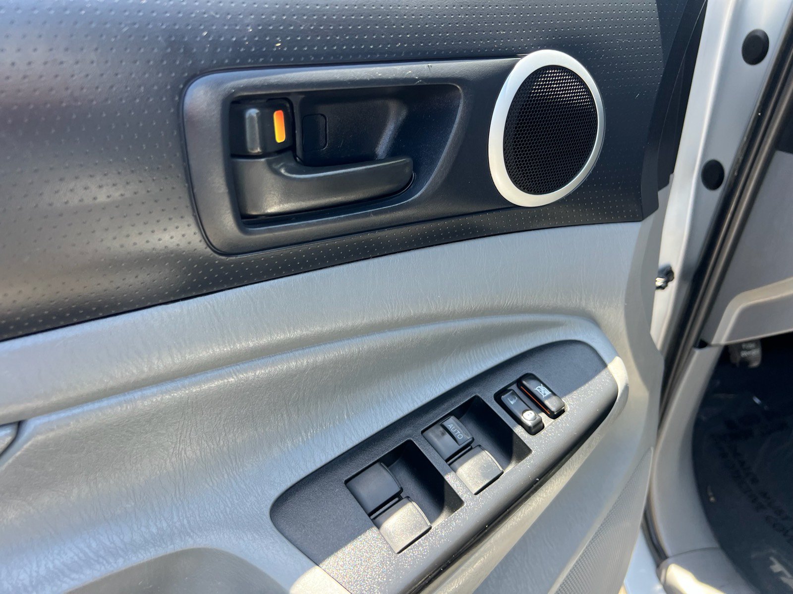 Used 2013 Toyota Tacoma PreRunner w/ SR5 Pkg RWD image 12