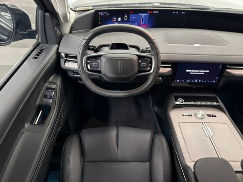 New 2026 Lincoln Navigator L Premier AWD/4WD image 24