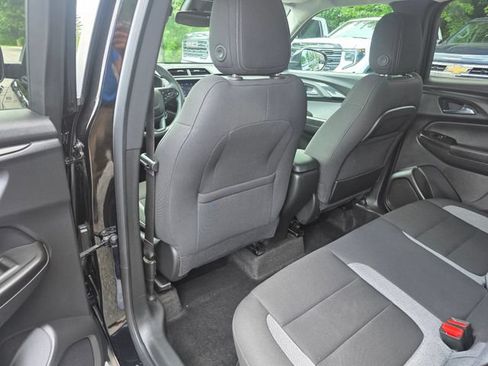 Used 2023 Chevrolet TrailBlazer LT FWD image 16