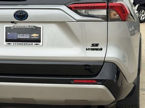 Used 2024 Toyota RAV4 SE image 7