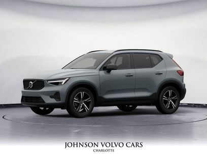 New 2026 Volvo XC40 B5 Core w/ Climate Package