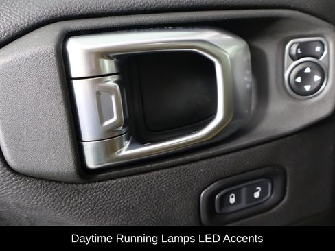 Used 2022 Jeep Wrangler Unlimited Rubicon image 22