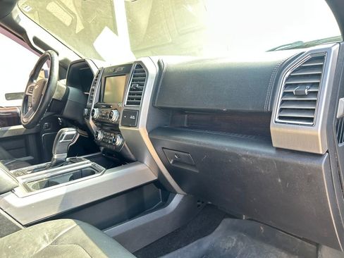 Used 2015 Ford F150 Platinum w/ Equipment Group 701A Luxury AWD/4WD image 13